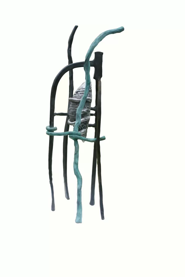 Fruit défendu ( acier forgé, aluminium , pigments )  H 44 cm x 18 cm 